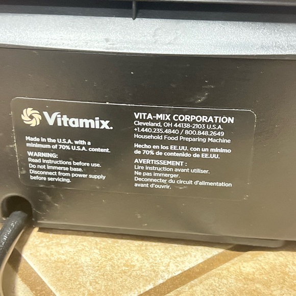 Vitamix Red and Black Professional Blender - Picture 7 of 11